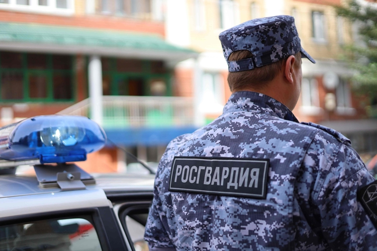 В Набережных Челнах сотрудники Росгвардии задержали буйного постояльца гостиницы