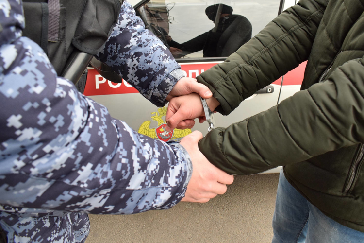 В Казани сотрудники вневедомственной охраны Росгвардии предотвратили три попытки кражи в строительном гипермаркете 