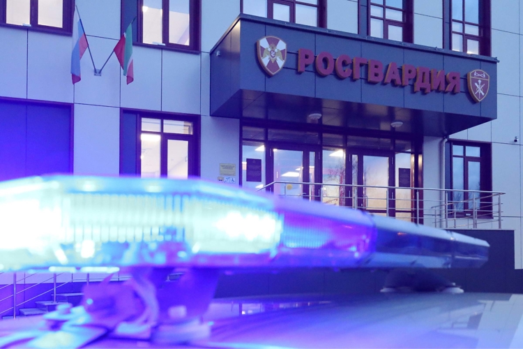 В Набережных Челнах сотрудники вневедомственной охраны Росгвардии задержали подозреваемого в грабеже из магазина