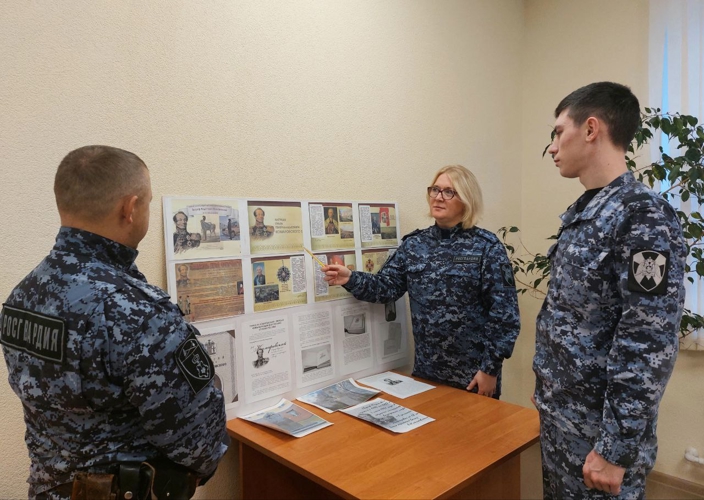В Нижнекамске сотрудники Росгвардии провели памятные мероприятия, посвященные 256-й годовщине со дня рождения Евграфа Комаровского 