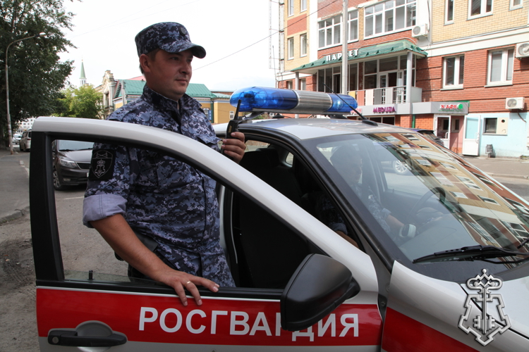 В Татарстане росгвардейцы задержали двух подозреваемых в магазинных кражах 