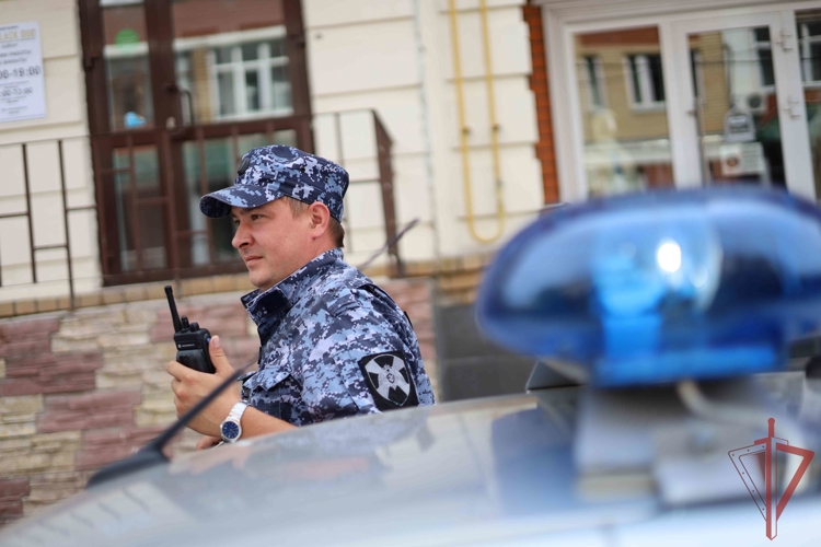 В Нижнекамске наряд вневедомственной охраны Росгвардии задержал подозреваемого в краже из магазина 