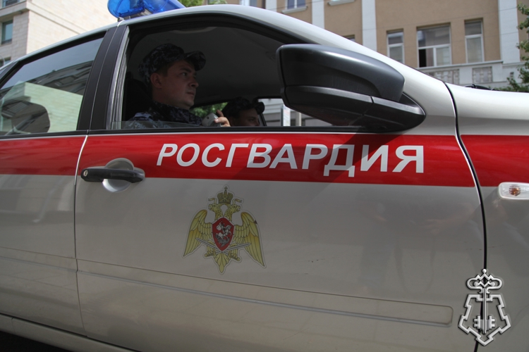 В Татарстане ранее судимый приезжий ограбил супермаркет и попался у алкомаркета
