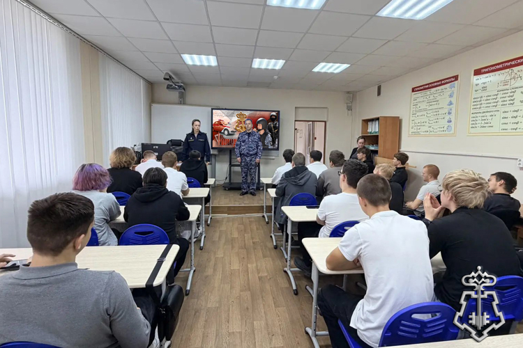 Росгвардейцы в Татарстане проводят профориентационные акции для будущих кандидатов на службу